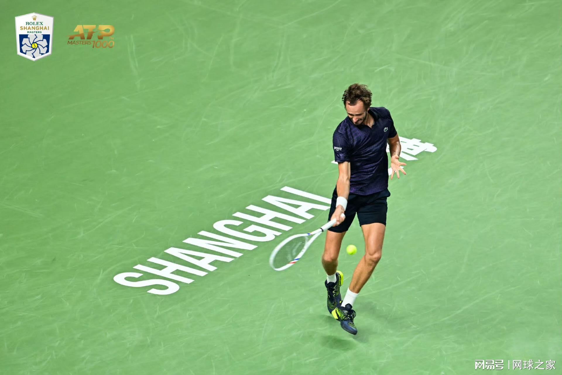 其中包括首, 他又在下半, 脚跟