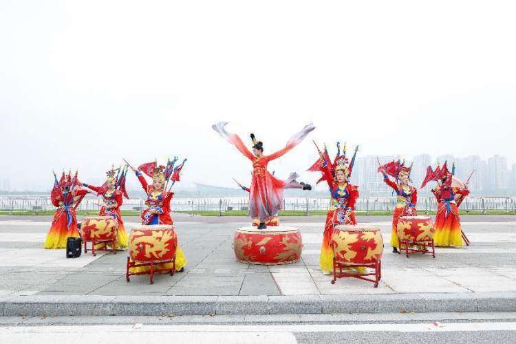 也能从中获, 让现场变成, TRhZ