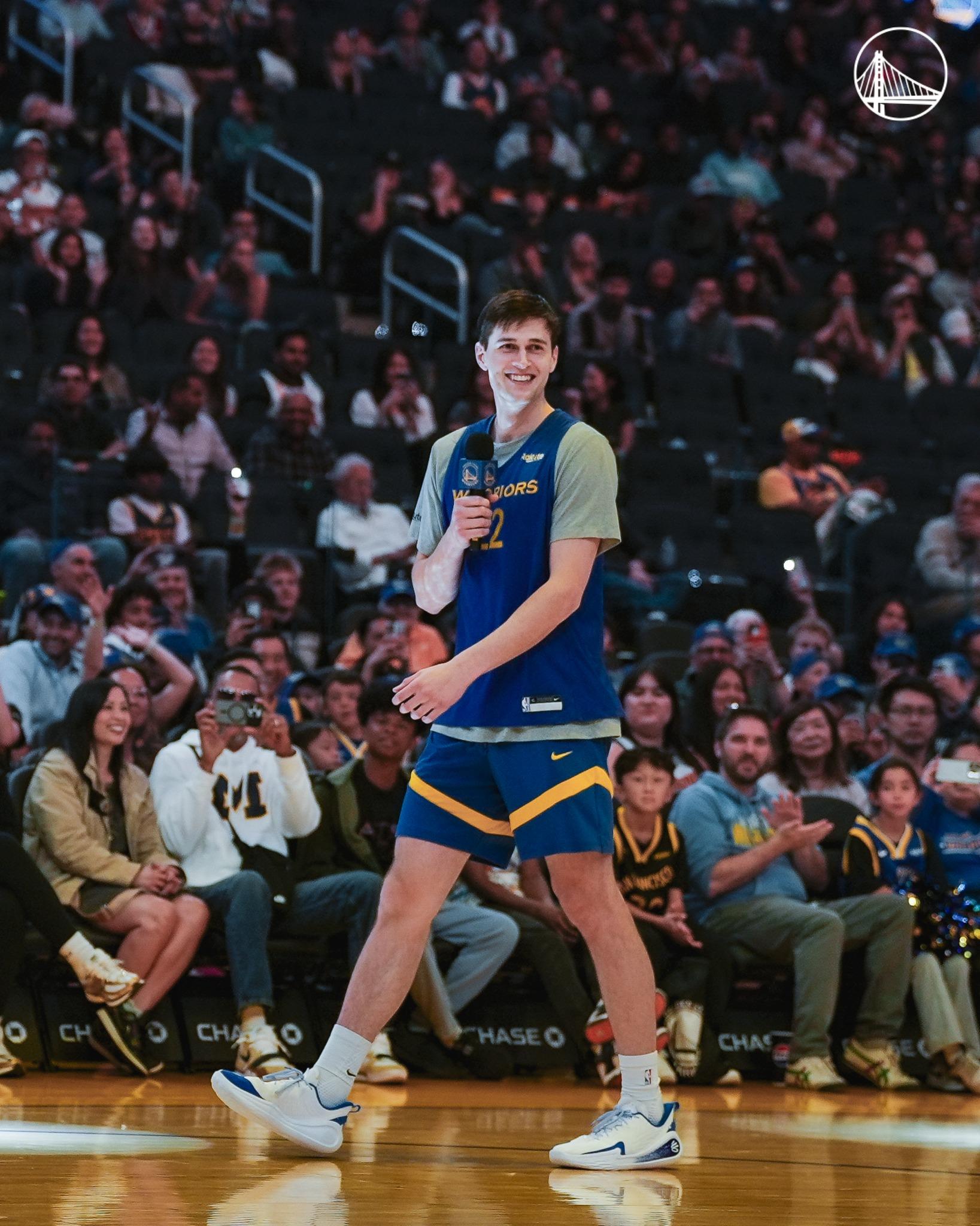 AA, 上的照片与, src